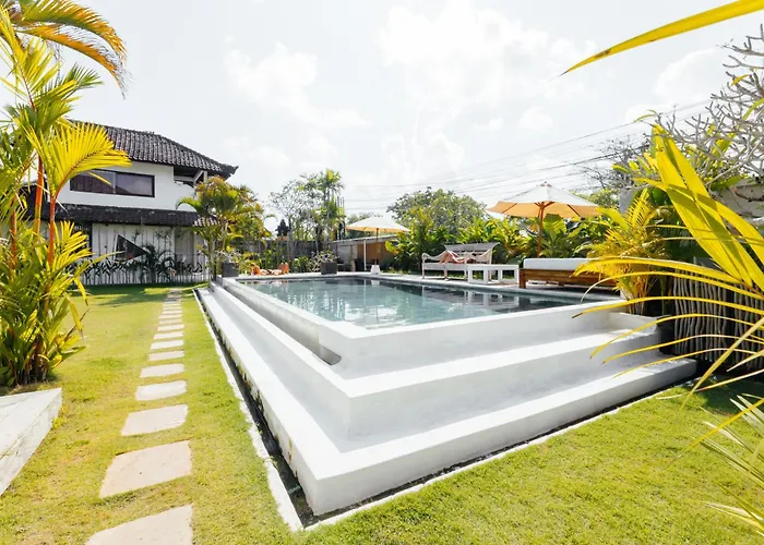 Hola & Lofts Villa Uluwatu (Bali)