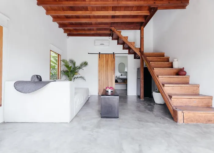 Hola & Lofts Villa *