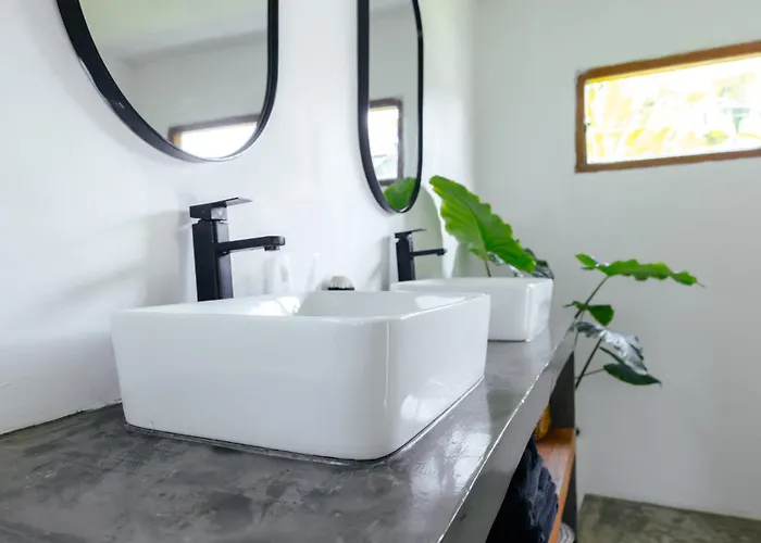 Villa Hola & Lofts Uluwatu (Bali)