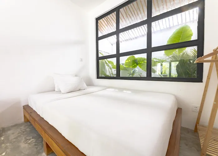 Hola & Lofts Villa Uluwatu (Bali)