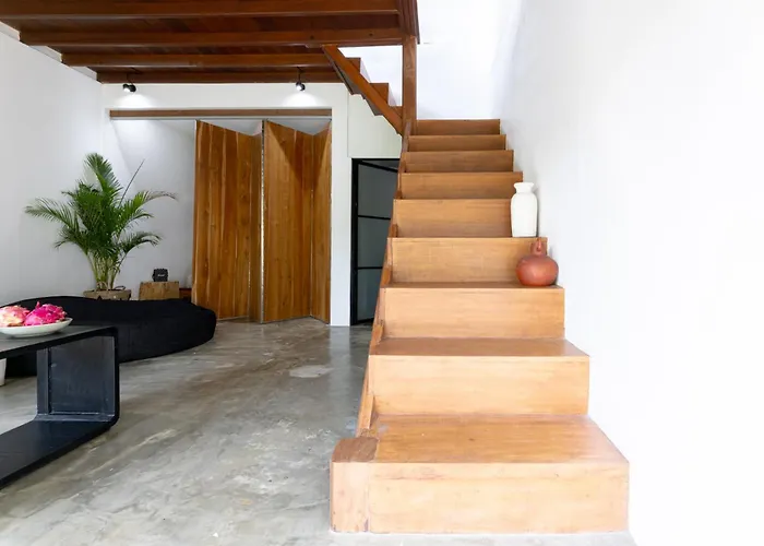 Hola & Lofts * Uluwatu (Bali)
