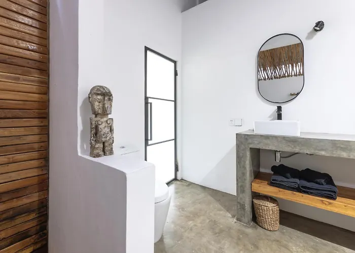 Hola & Lofts Villa *